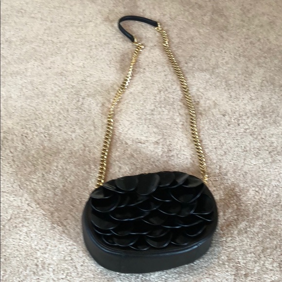MICHAEL Michael Kors Handbags - Michael Kors crossbody with gold chain strap MICHAEL Michael Kors Handbags - Michael Kors crossbody with gold chain strap